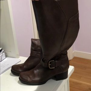 Brown leather knee boot